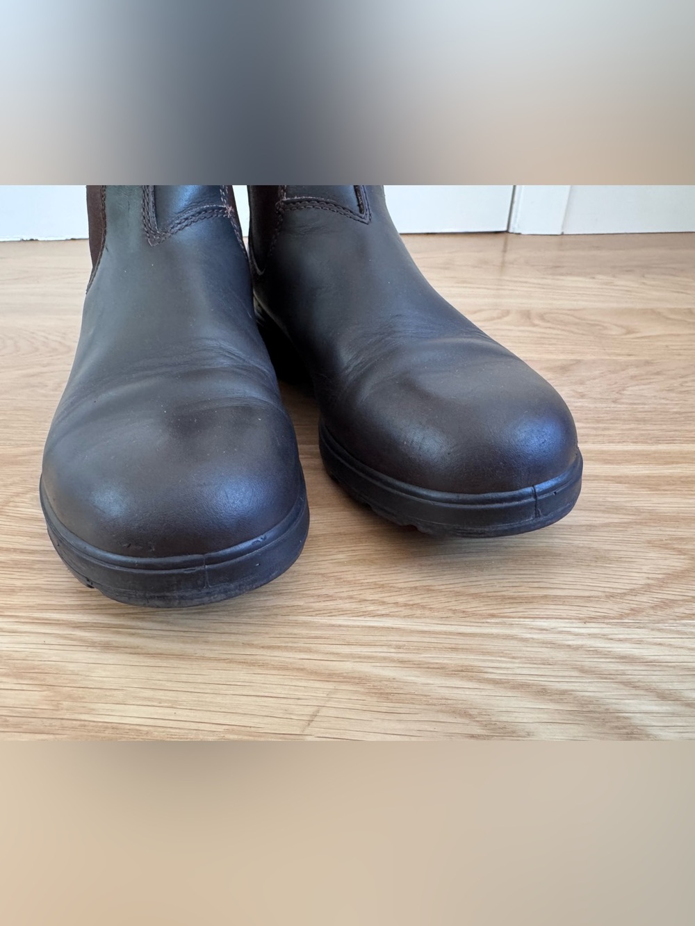 Blundstone 500 Classic Pull-On Boot - Dark Brown unisex (women’s 9) - Picture 7 of 12